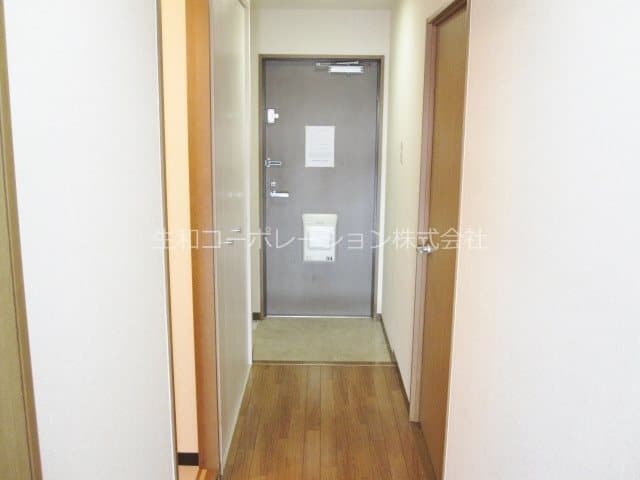 Room image 8