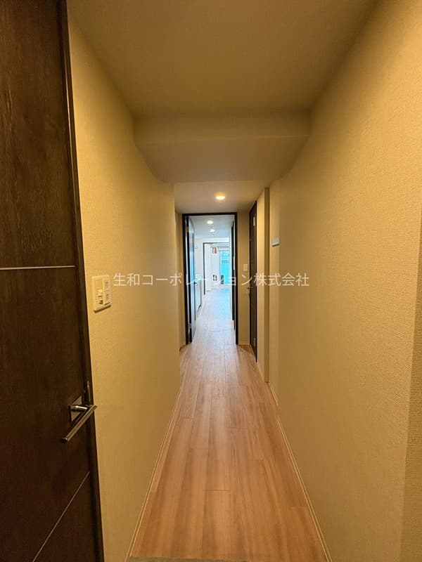 Room image 8