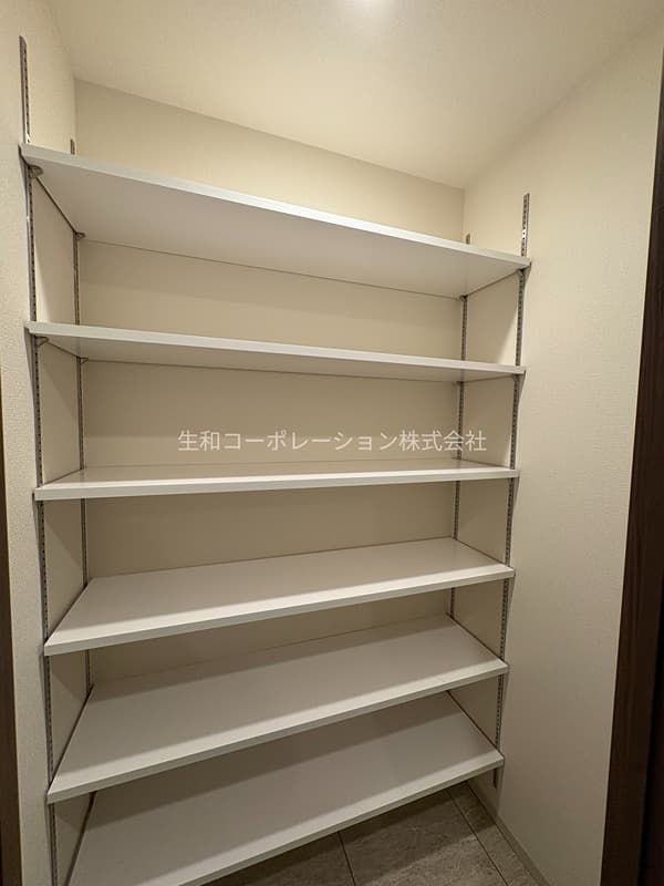 Room image 11