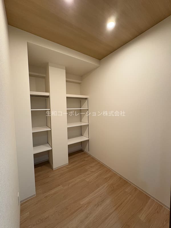 Room image 13