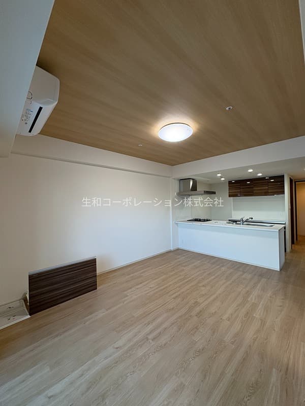 Room image 14