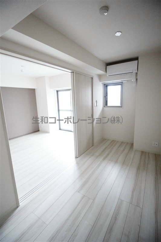 Room image 14
