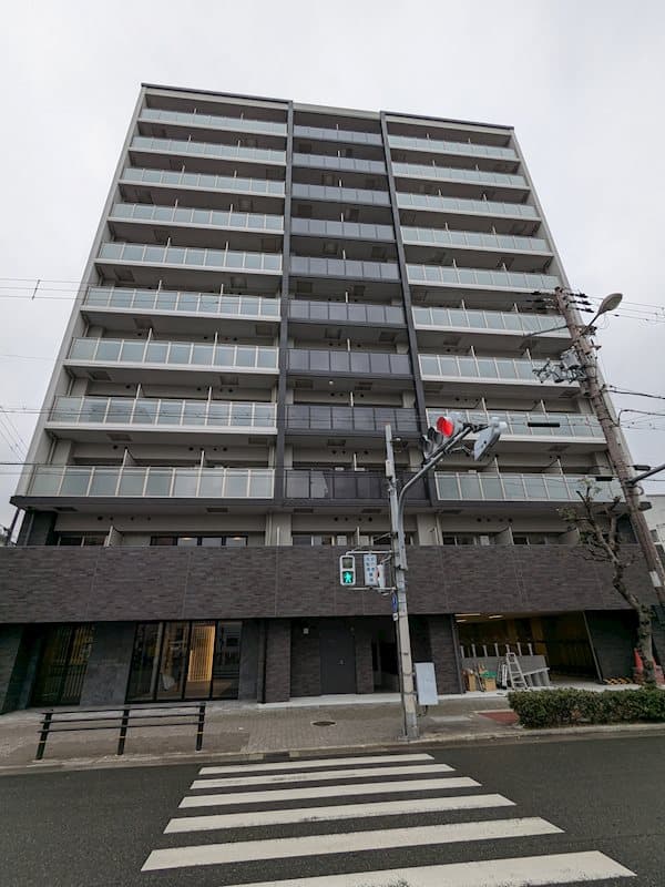 Main exterior of Eslead The Glare Osaka