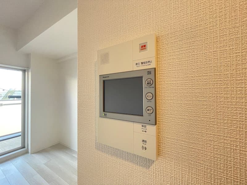 Room image 12