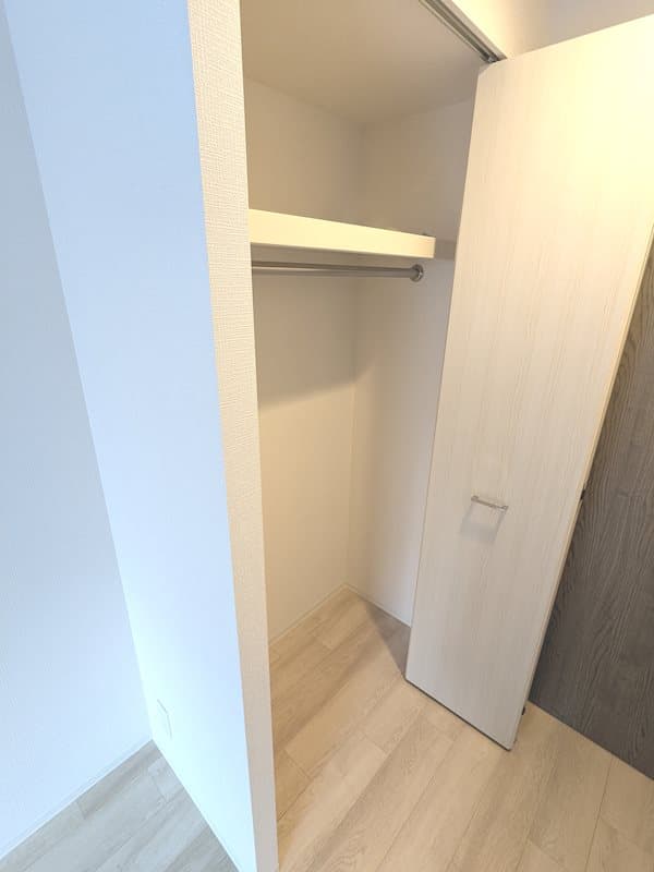 Preview interior of Eslead Shin-Osaka The Premier WEST