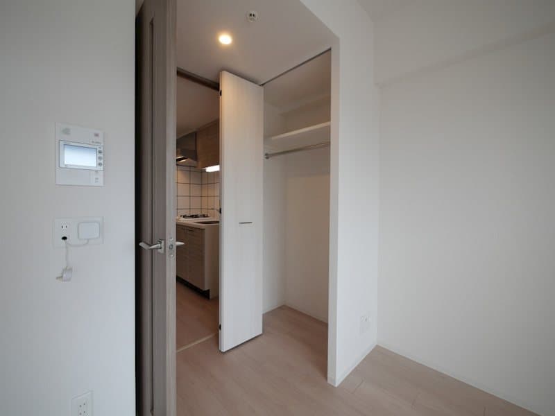 Room image 12