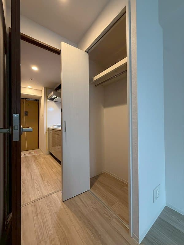 Room image 11