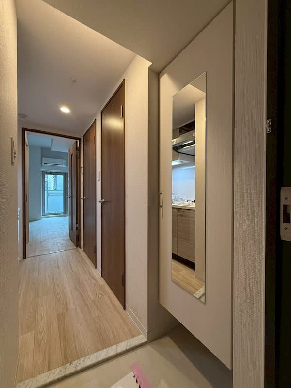 Room image 8