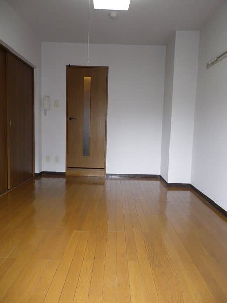Room image 16