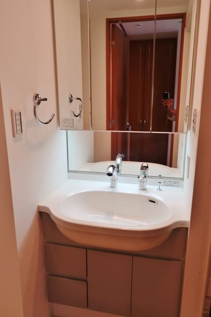 Room image 10