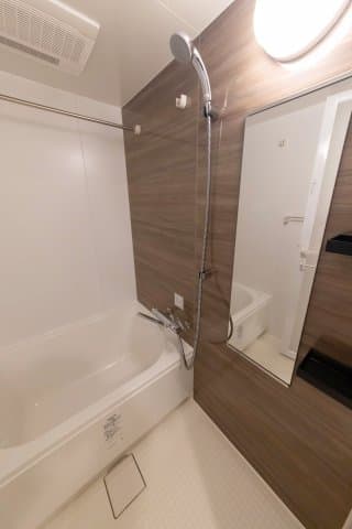 Room image 8