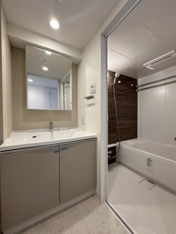 Room image 12