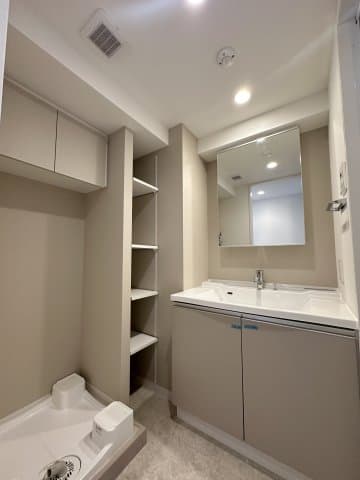 Room image 13