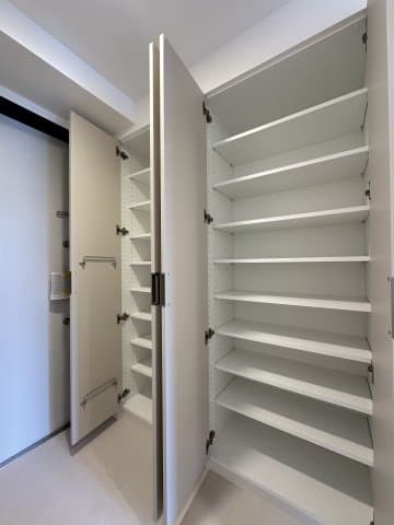 Room image 16