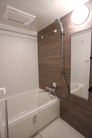 Room image 8