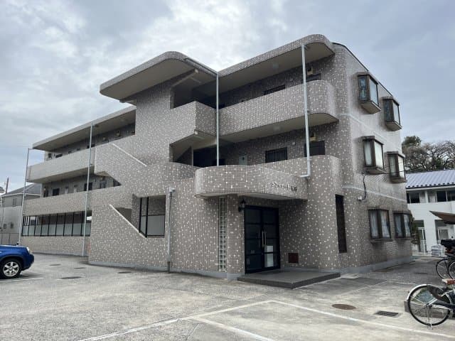 Main Image