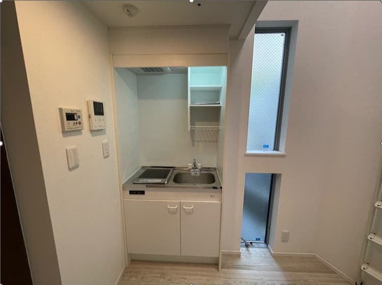 Room image 8