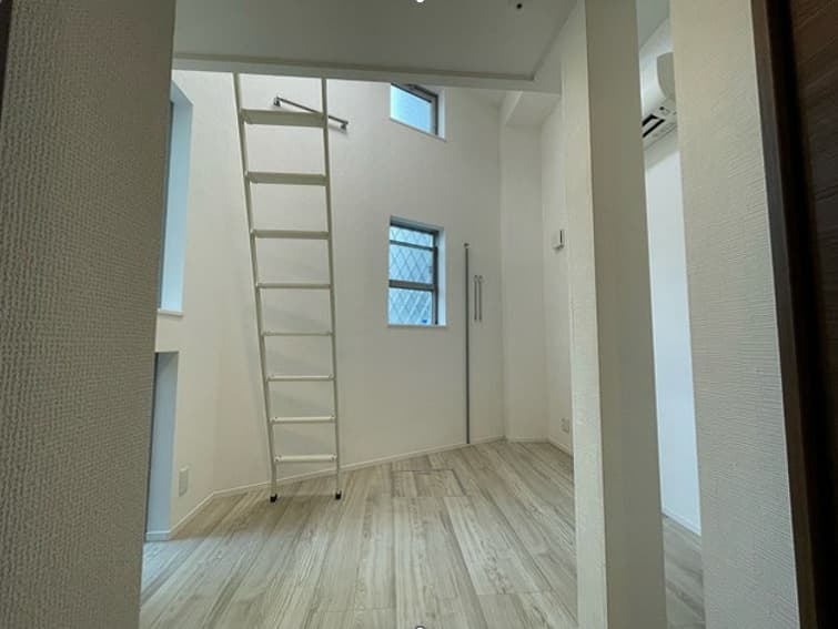 Room image 9