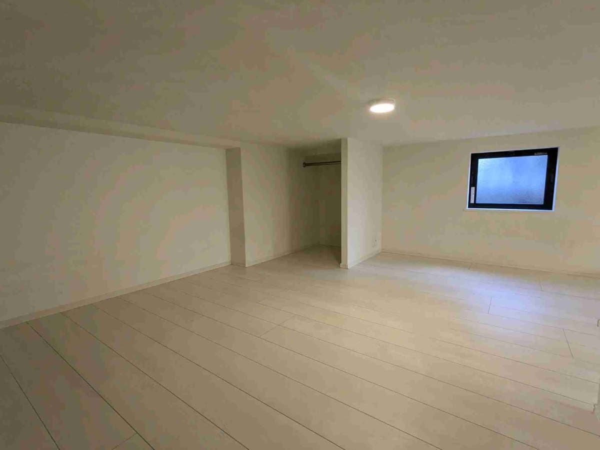 Room image 13