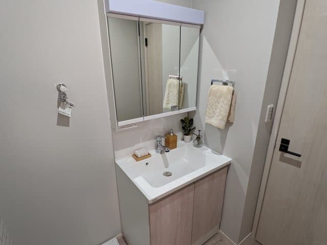 Room image 8