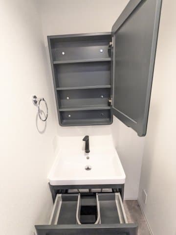 Room image 16