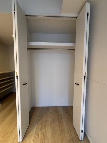 Room image 16