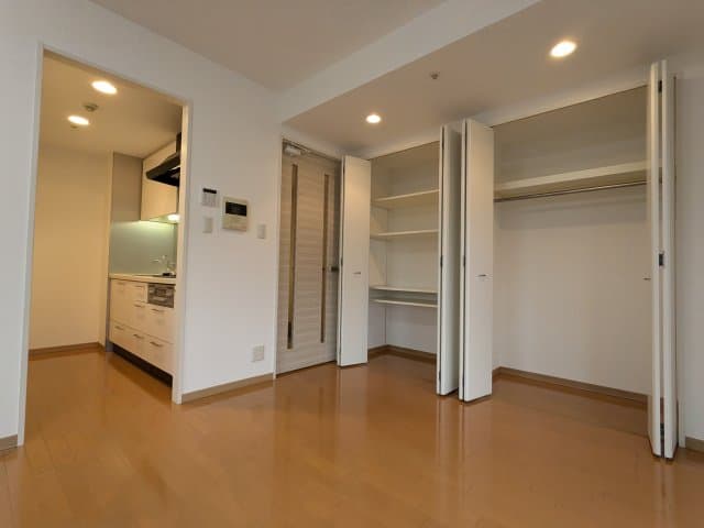 Room image 13