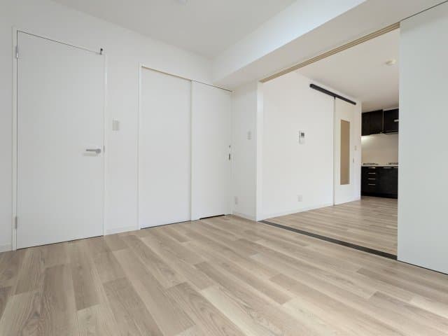 Room image 8