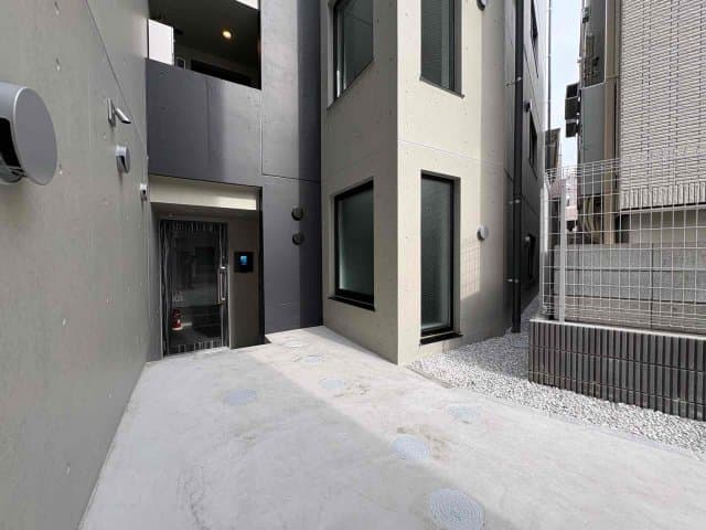 Room image 16