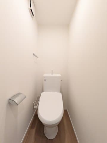 Room image 8