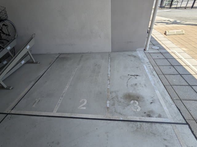 Room image 12