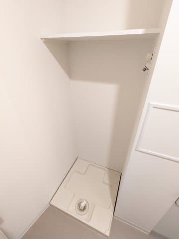 Room image 8