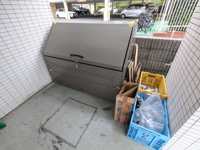 Room image 16