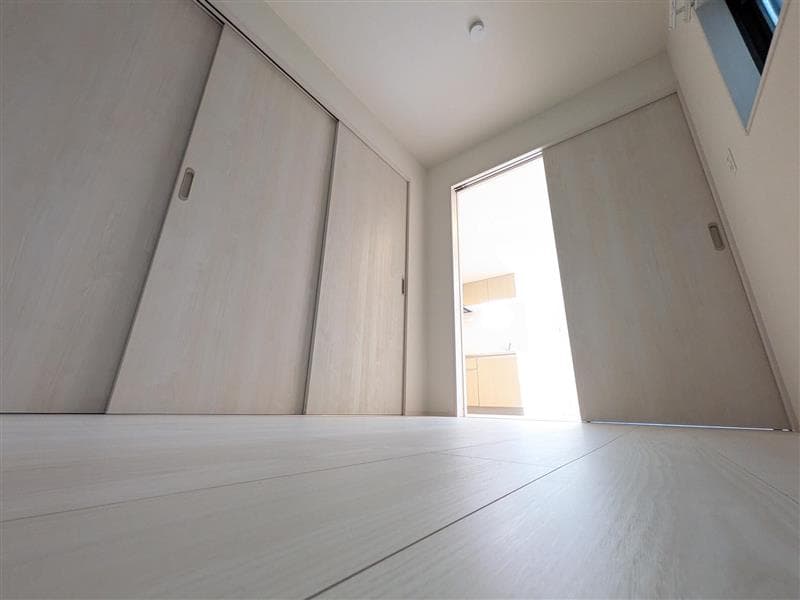 Room image 15