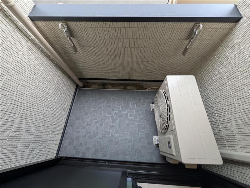 Room image 12