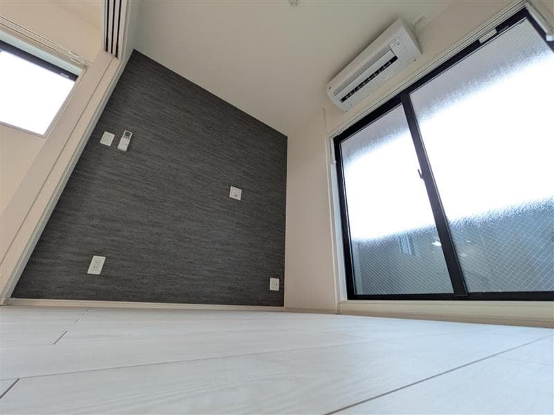 Room image 14