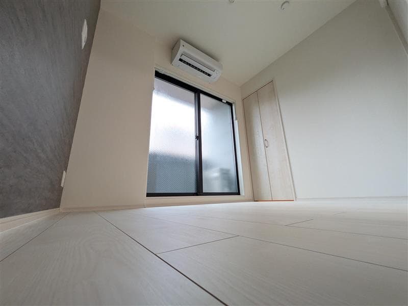 Room image 16
