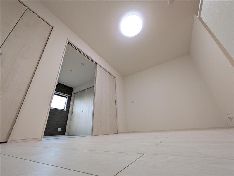 Room image 14