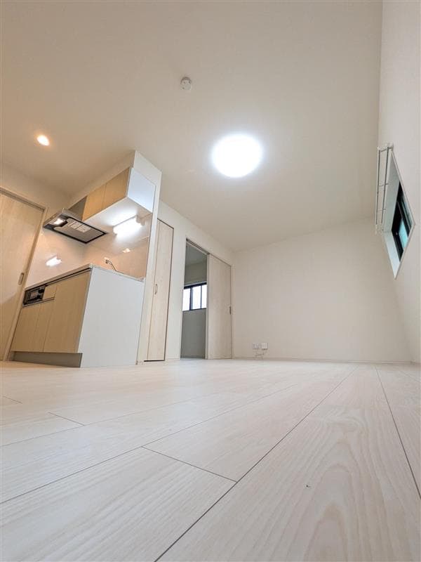 Room image 15