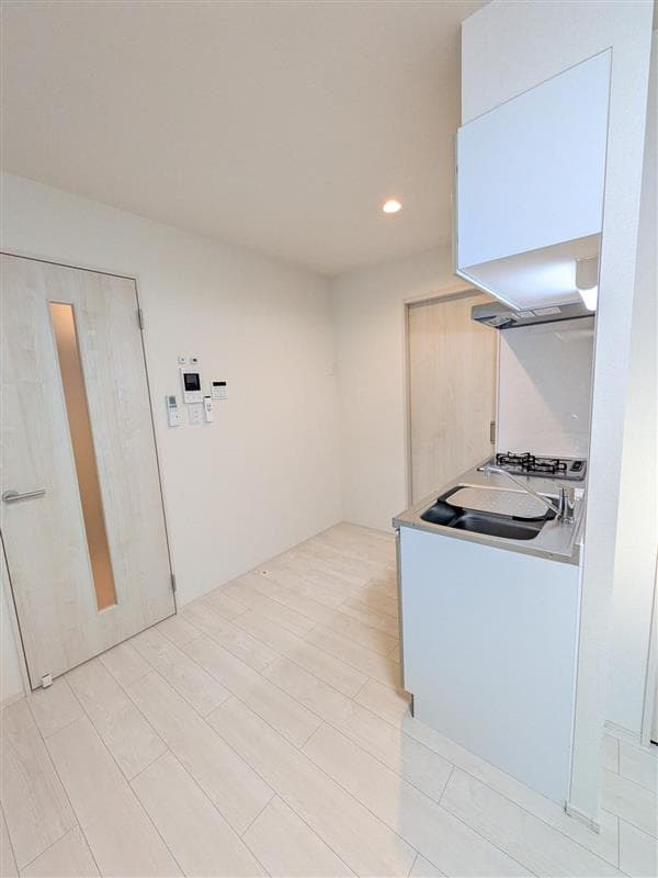 Room image 15