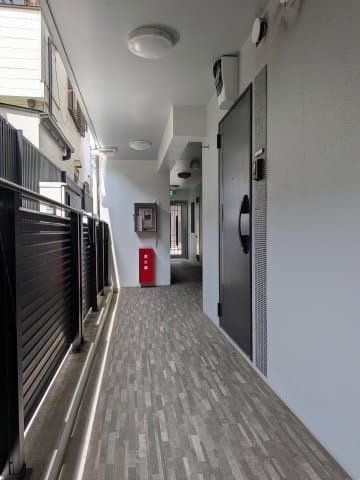 Room image 8