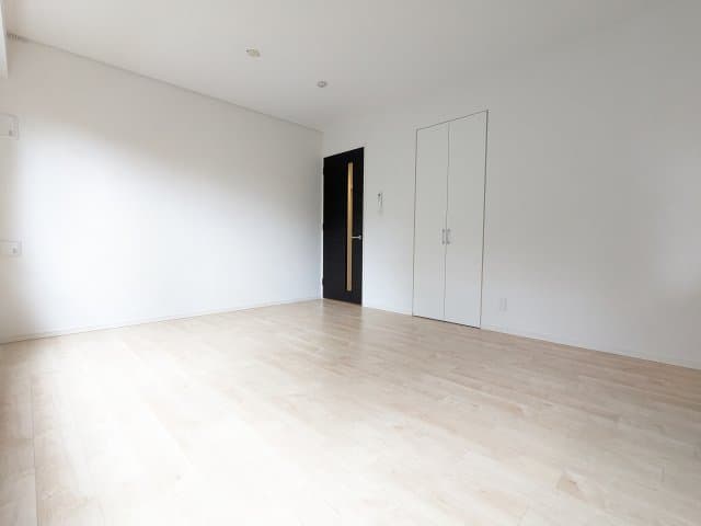 Room image 12
