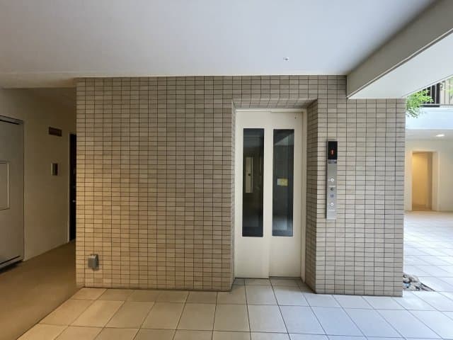 Room image 13