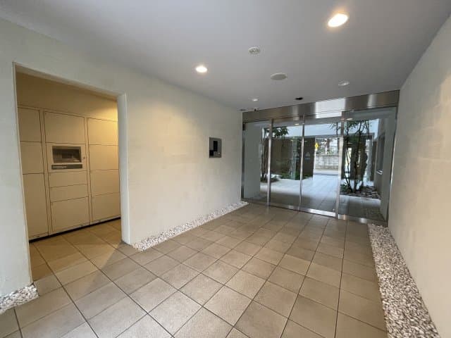 Room image 16