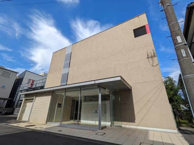 Main Image