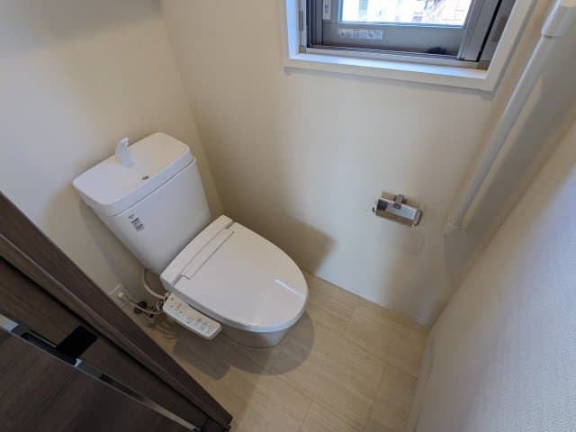 Room image 8