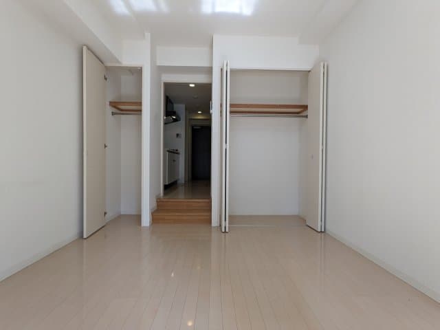 Room image 11