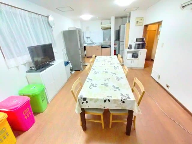 Room image 11