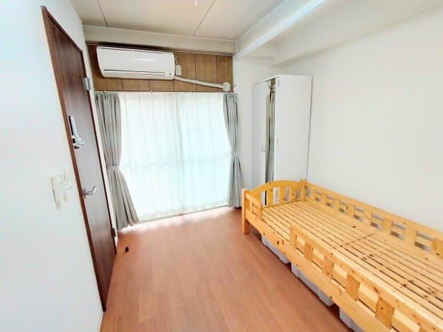 Room image 15