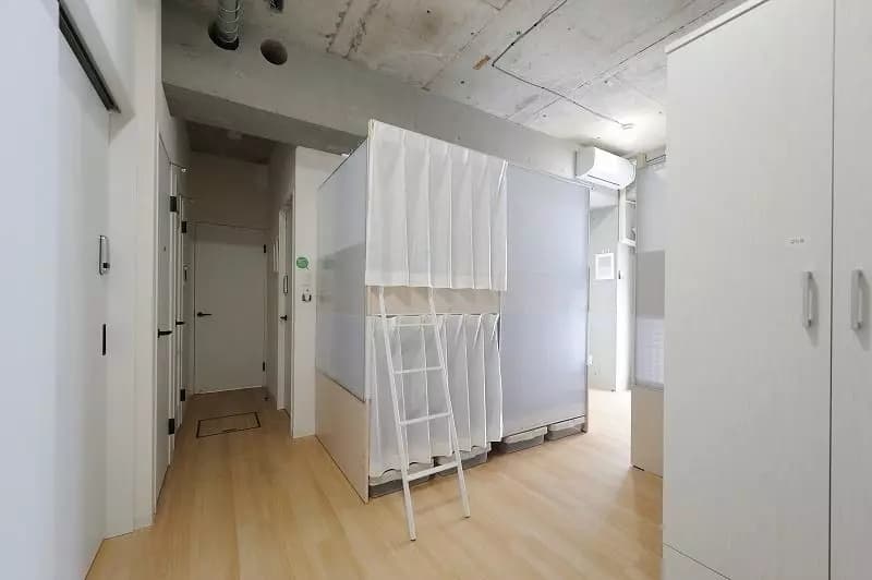 Room image 11